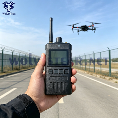 Kopen Handheld Drone Detector Uitgerust Met Ingebouwde Oplaadbare Batterij En Omni Directionele Antenne Automatisch Alarm Bij Detectie Van Dronesignalen Aanpasbare Frequentiebanden online vervaardiging
